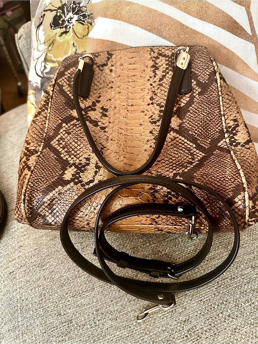 Coach Minetta Python Embossed Crossbody F35271 - Picture 8 of 16
